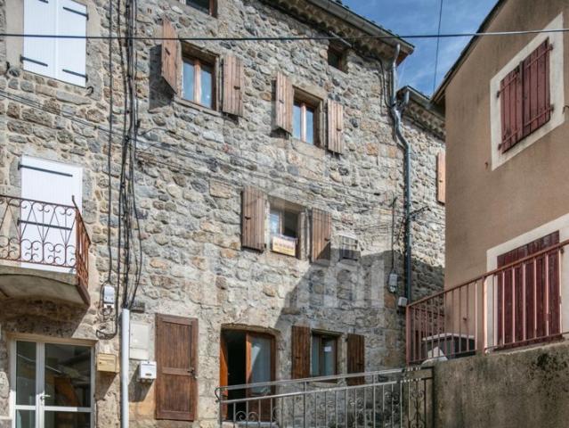 MAISON DE VILLAGE BURZET