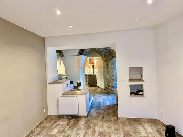 maison de village, calme lumineuse, traversante