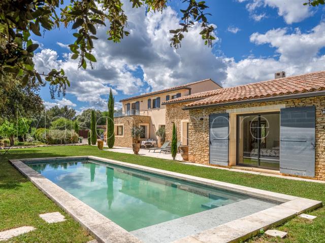 Maison de village contemporaine au coeur de Cabrières d'Avig. 195m² Cabrières d'Avignon