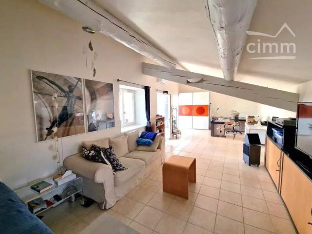 MAISON DE VILLAGE CLAIRE, ORIGINALE ET EVOLUTIVE