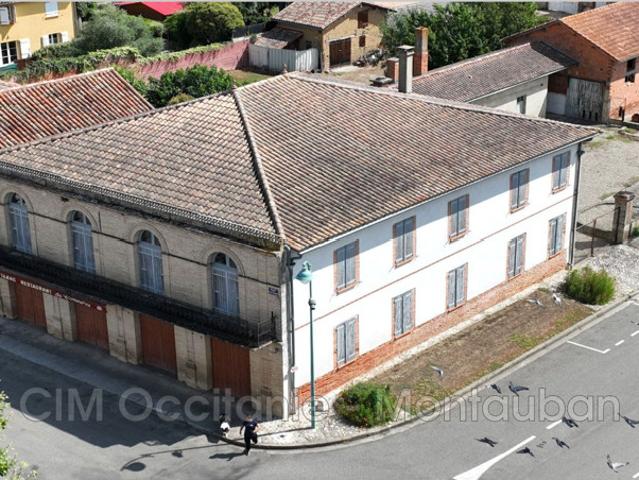Maison de village de 400 m² FINHAN