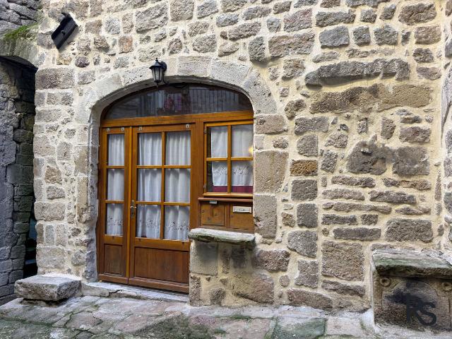 Maison de village de 75,7 m2 dans le centre historique du village