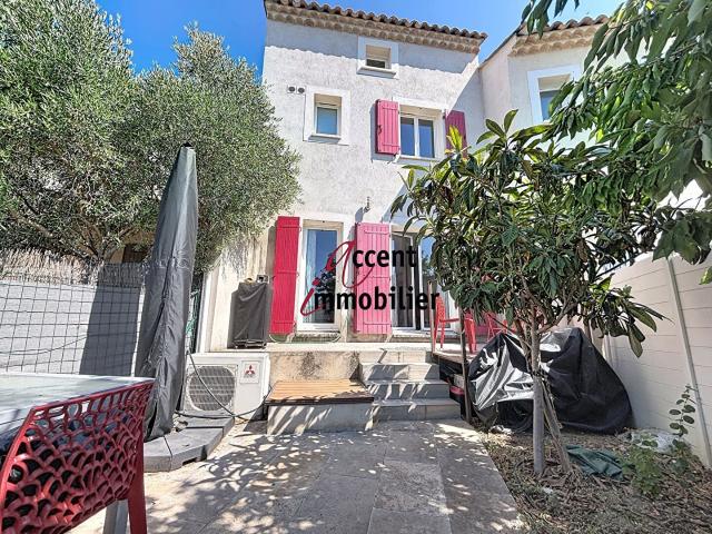 Maison de village de 80 m² avec extérieur et stationnement a. 80m² Mérindol