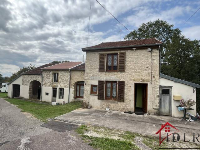 Maison de village de 107 m² habitables terrain de 2658 m²
