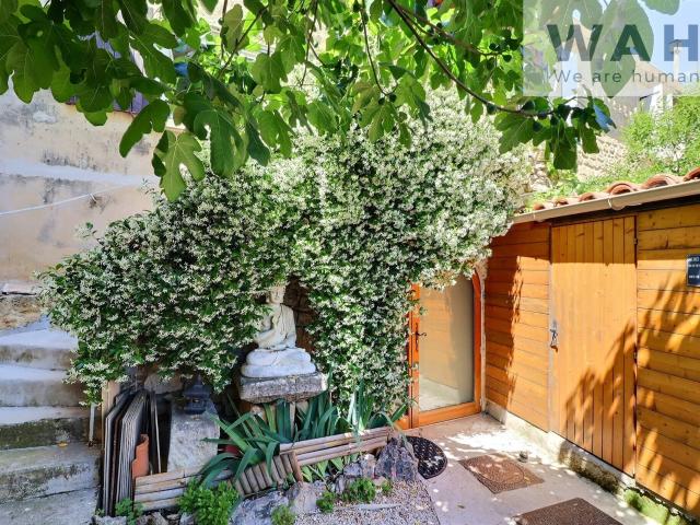 Maison de village de 110 m2 avec jardin, cour et stationneme. 110m² Saint Brès