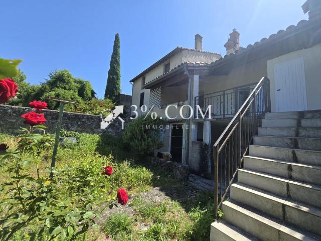 Maison de village de 120m2 et 5 chambres avec jardin et terr
