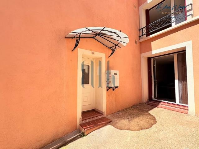 Maison de village de 136 m2 avec 4 chambres, cave et vue sur les collines La Motte 83