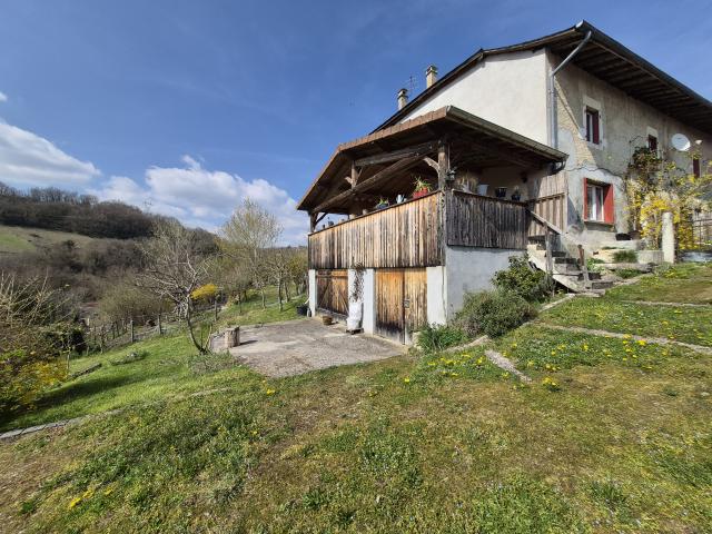 Maison de village de 150 m2 édifiée sur un terrain de 471 m2