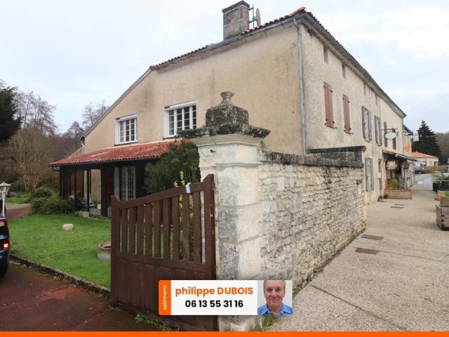 Maison de village de 160 m² à vendre secteur SAINT BRIS DES BOIS 17