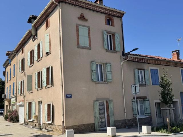 Maison de village 380 m² – Fort potentiel de division – Cour intérieure & garage