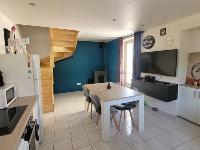 Maison de village de 3 pièces sur cour privative