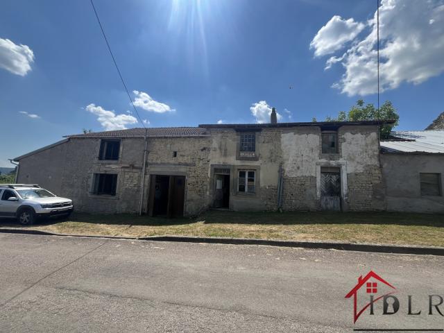 maison de village de type f6, 160 m2 sur un terrain de 2250 m2