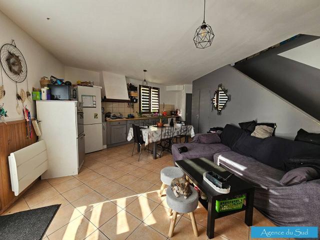 Maison de village de type 3 avec terrasse à Auriol