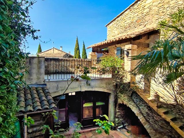 Maison de village de caractère cour, terrasses et jardin M. 132m² Saint Christol lez Alès