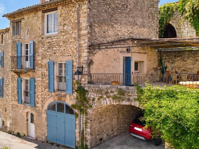 Maison de Village de caractère à Mane en Provence 245m² Mane