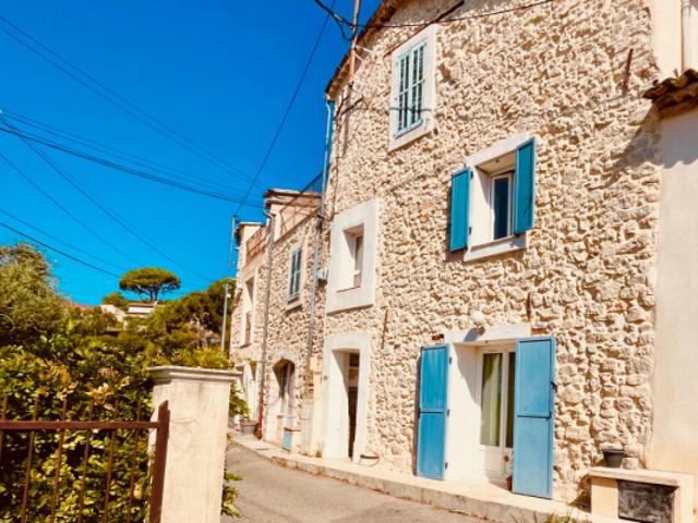 Maison de village de caractère à Mougins avec vue mer imprenable