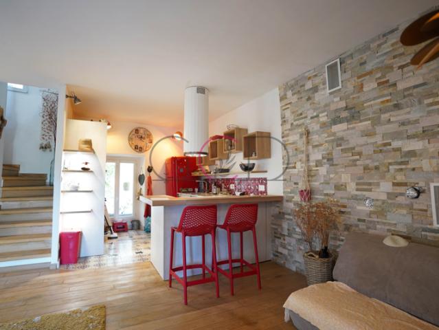Maison de village de caractère avec atelier et studio indépe