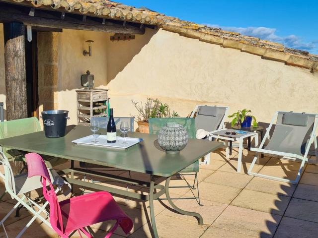 Maison de village de caractère avec grande terrasse et vues. 110m² Blauzac