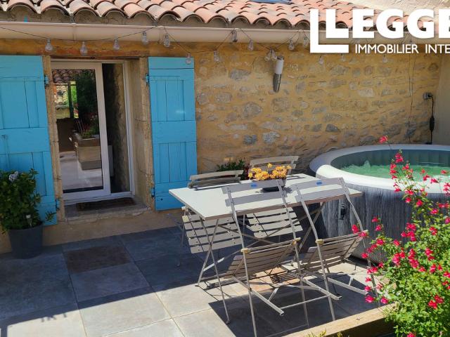 Maison de village de caractère rénovée avec spa, terrasses et potentiel locatif près du Pont du Gard