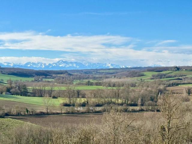MAISON DE VILLAGE DU 18ème SIECLE AVEC VUE SUR LES PYRENEES
