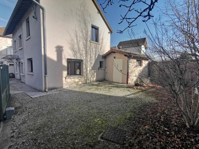 Maison de village en pierre 120 m2 5 pièces OPTEVOZ