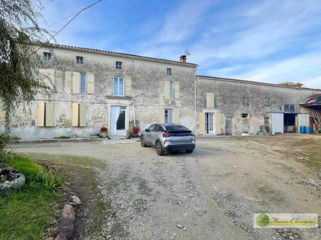Maison de village en pierre