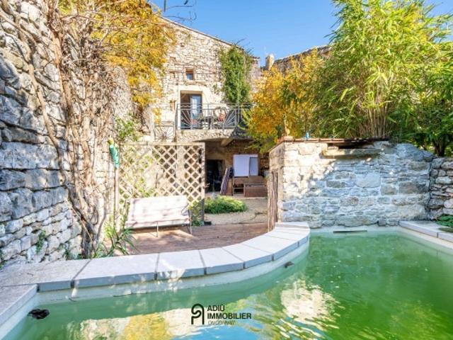 Maison de village en pierre