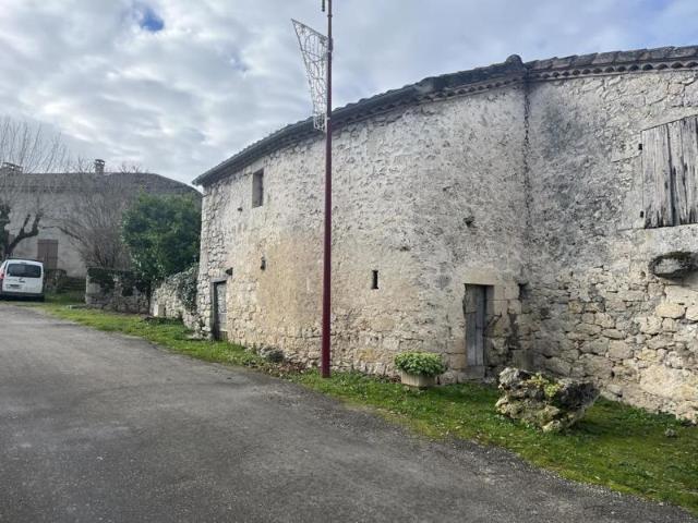 Maison de village en pierre