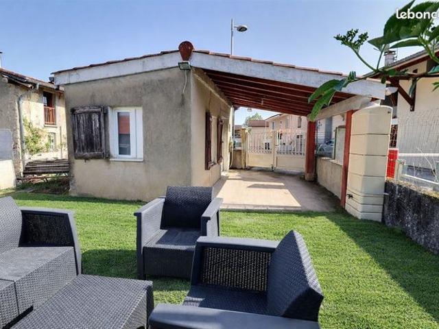 Maison de village en pierre