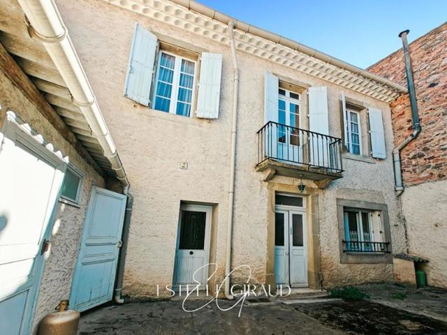 Maison de Village en pierre, cour sans vis à vis, 4 chambres, garage