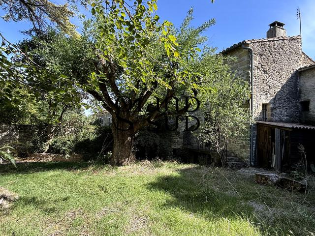 Maison de village en pierre à vendre environ 180 m2 Montaren proche Uzès