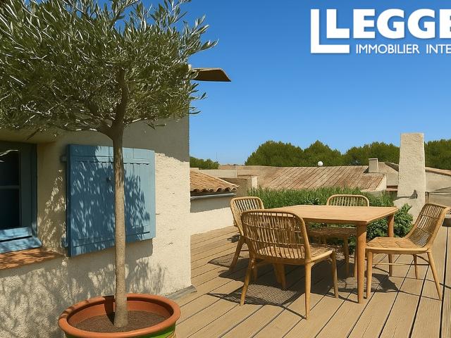 Maison de village en pierre avec terrasse sur le toit et de superbes vues, au cœur de Saint Rémy