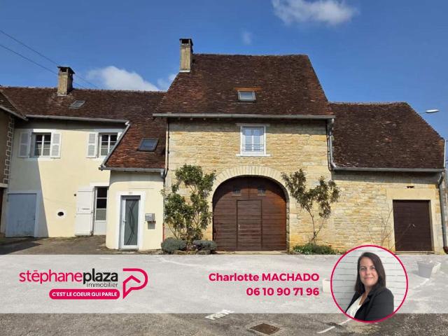 Maison de village en pierre avec cave voutée à Voiteur 39210