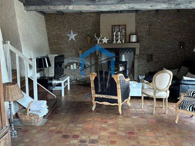Maison de village en pierre de 172 m2 sur 290 m2 de terrain