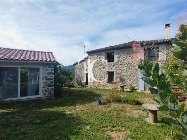 MAISON DE VILLAGE EN PIERRE RESTAUREE * 2 CHAMBRES * CLEDE * JARDIN * CALME MAIS PROCHE COMMODITES