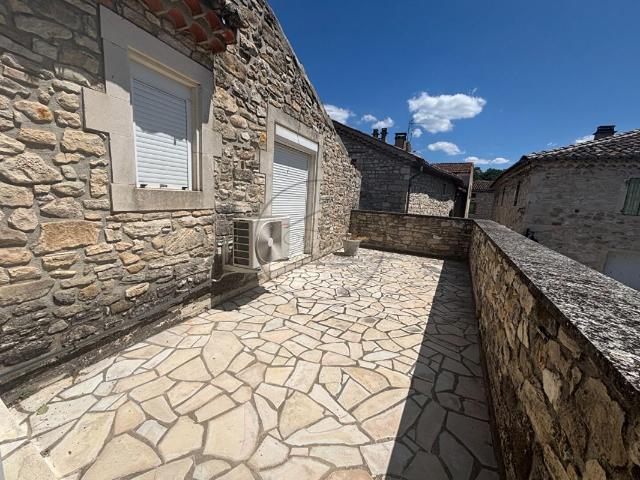 Maison de village en pierres avec terrasse