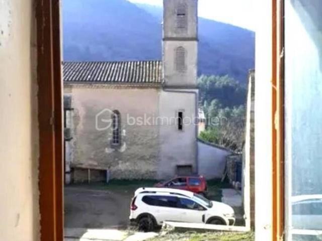 maison de village en pierres a renover 85 m²avec grange non atte