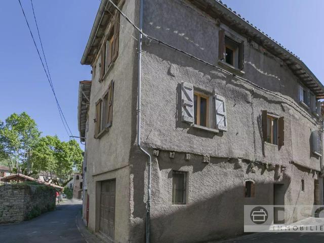 Maison de village entièrement rénové au cœur du village. 100m² Saint Antonin Noble Val
