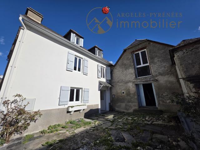 MAISON DE VILLAGE ENTRE LUZ ST SAUVEUR et BAREGES