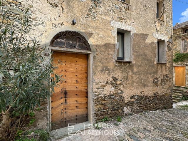 Maison de village entre mer et montagne