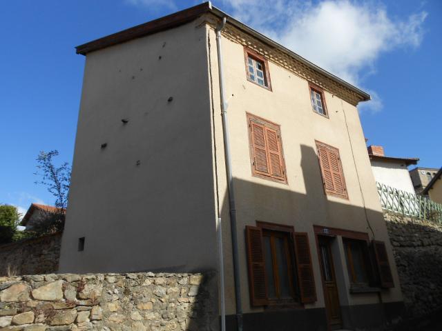 Maison de village et atelier avec terrain à Dore l'Eglise