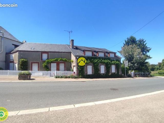 Maison de village et dependance