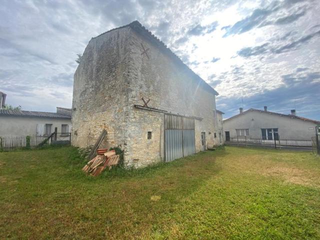 Maison de village et sa grange