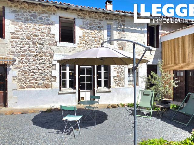 Maison de village Exideuil sur Vienne, 5 ch, jardin, dépendances, potentiel 2 logements, fibre, tout à l’égout