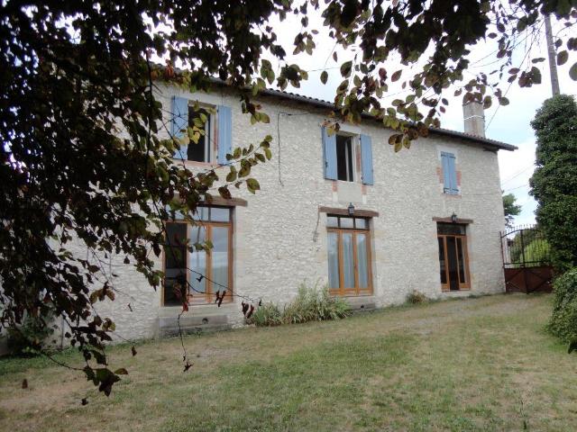 Maison de village familiale en pierre avec jardin 200m² Roquecor