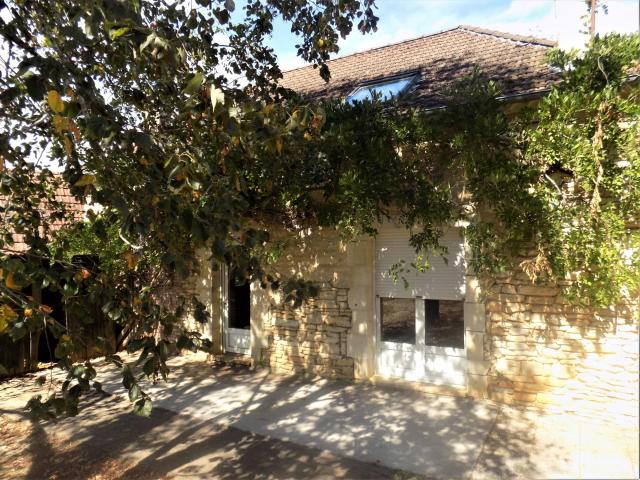 Maison de village habitable de suite 137m² Dégagnac