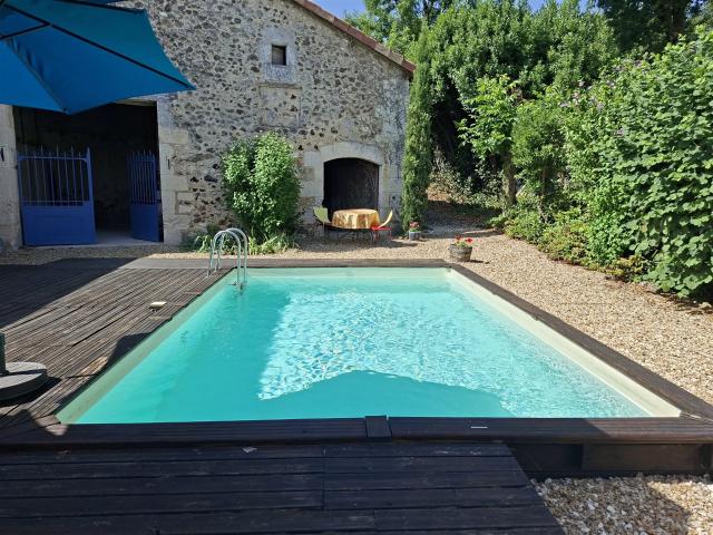 Maison de village historique avec une magnifique piscine 202m² Saint Privat en Périgord