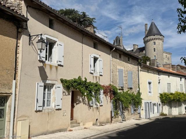 Maison de Village Historique Belles Vues Sur Le Château De Verteuil