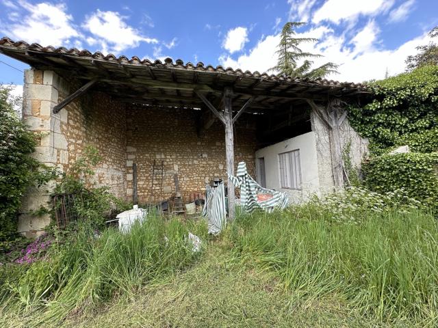 MAISON DE VILLAGE, IDEAL POUR INVESTISSEMENT LOCATIF