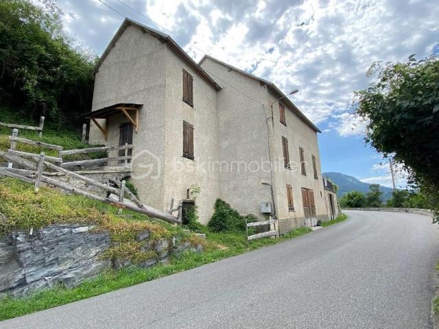 Maison de village individuelle